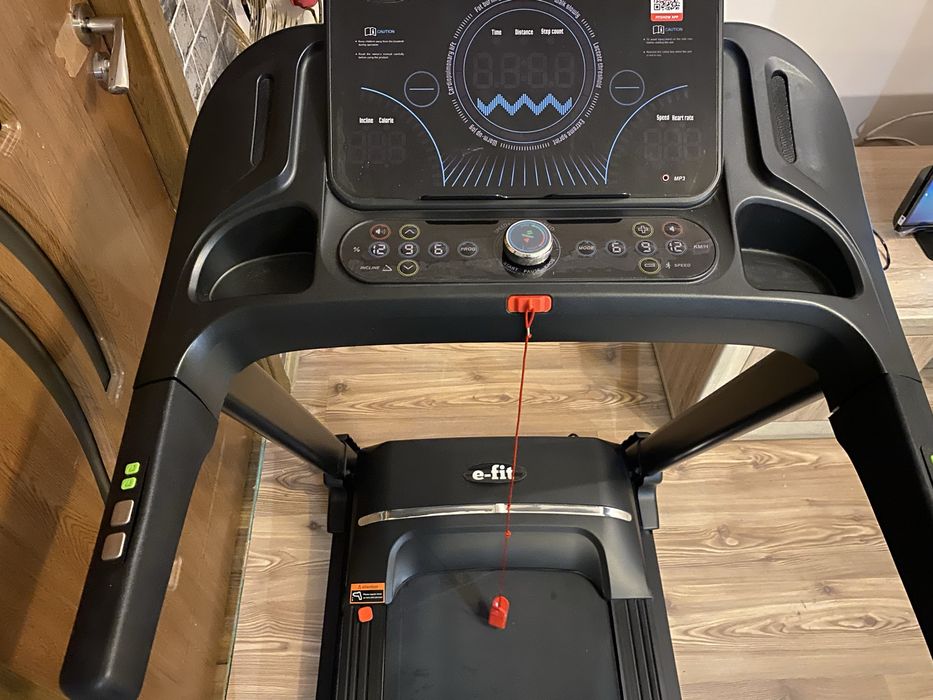 Banda de alergat e-fit