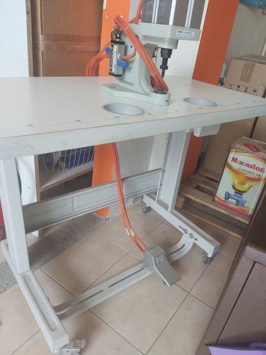 Masina De bătut capse pneumatica Juki