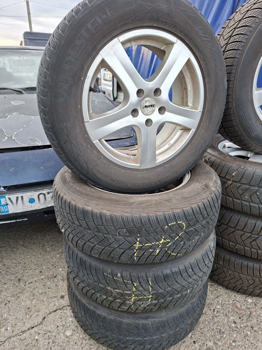 Vand 2 seturi roti complete pentru suv cu anvelope 235/65/17