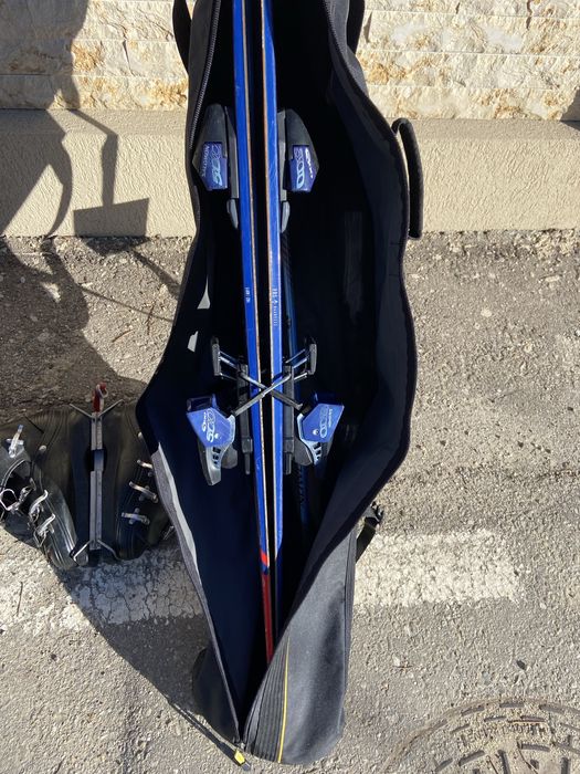 Vand doua perechi skiuri Salomon