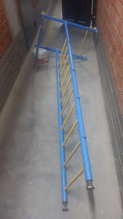 Продам шведскую стенку, турник