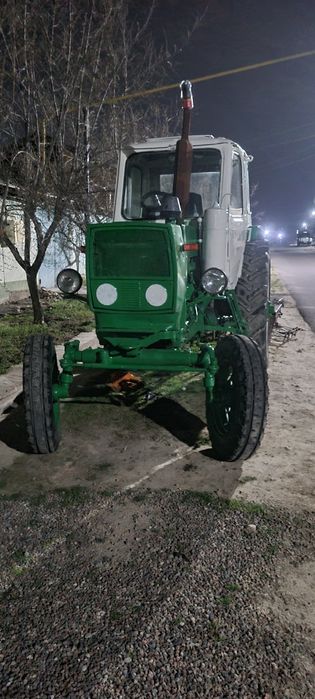 Yumz traktor sotiladi naxadu