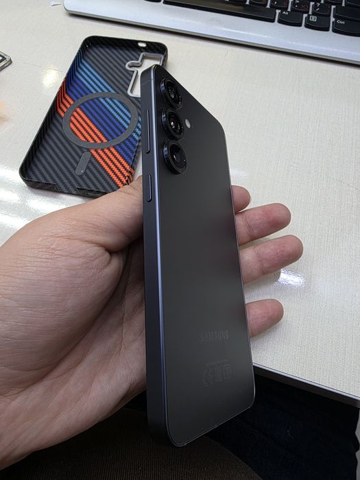 Samsung s25 12/128GB kelishamiz