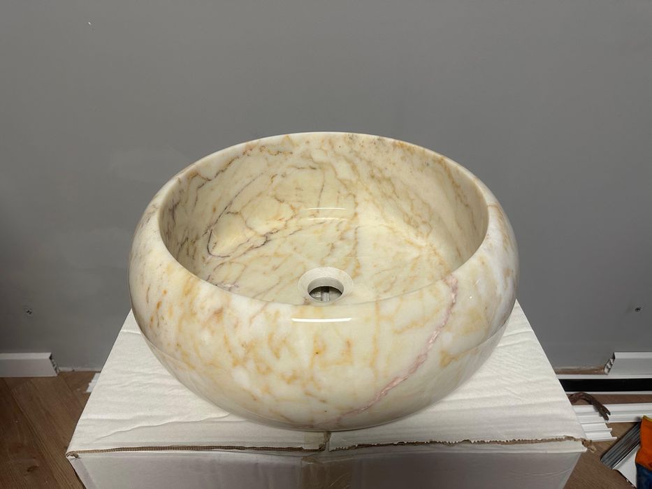 Vindem lavoare din piatra naturala