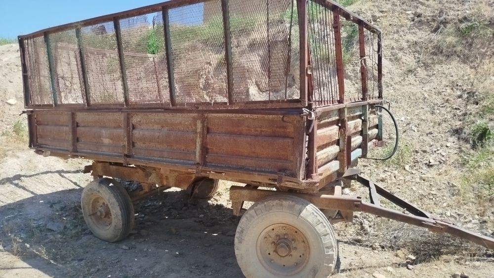 Jizzax viloyati Sharof Rashidov tumani Bobur MFY da Traktor, Telashka,