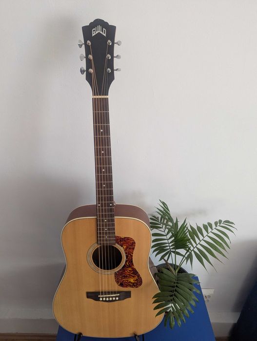 Chitară acustică-electrică Guild D-240E Westerly Archback