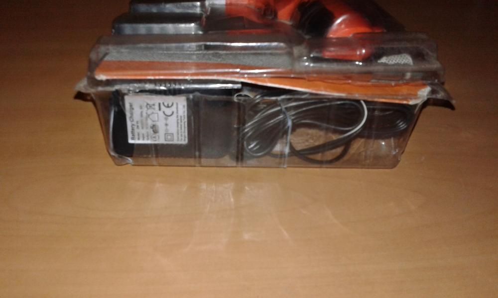 Винтоверт акумул  отвертка с накрайници комплект С нови батерий