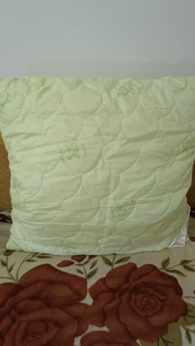 подушка 70*70,б/,у100