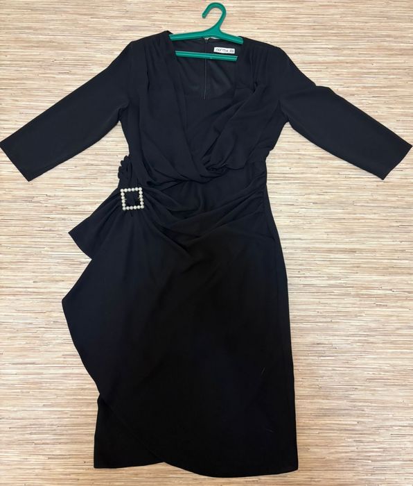 Продам  платья  не дорого.