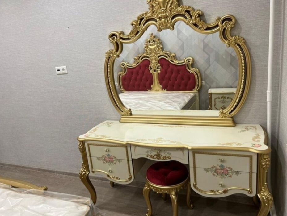 Продам спальный гарнитур.