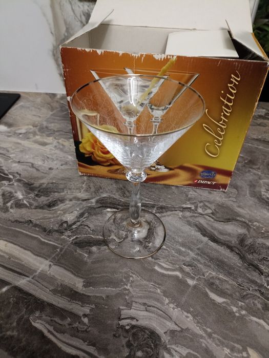 Продам бокалы для мартини