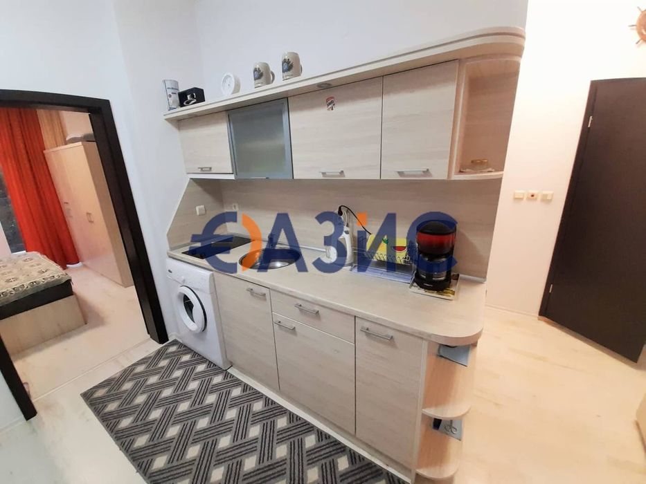 Продава се Тристаен апартамент в к.к. Слънчев бряг - 70 кв.м за 1086 €/кв.м - Снимка #4