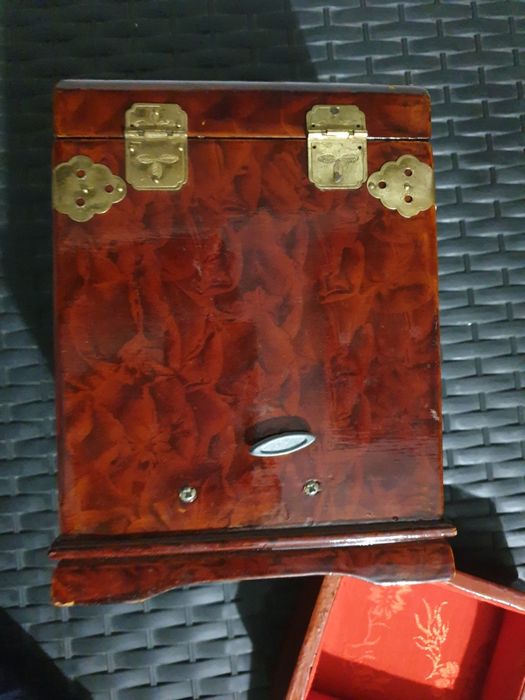 Cutie bijuteri si muzicala