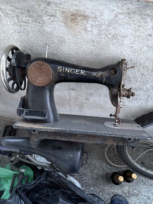 Masina de cusut Singer