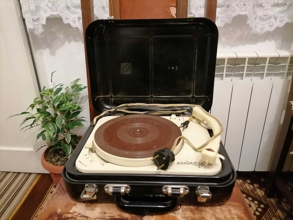 Ретро радиограмофон