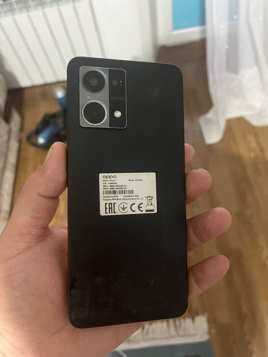 Телефон OPPO Reno7