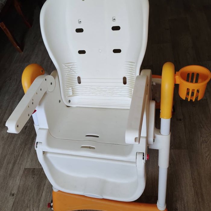 Детский стульчик для кормления срочно!