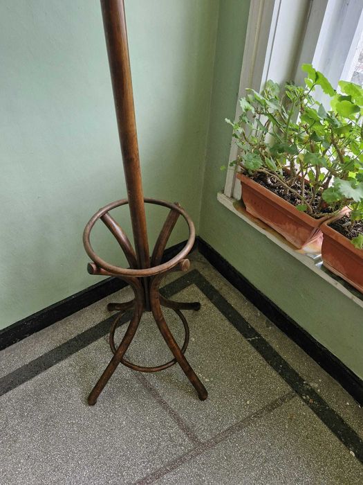 Стара виенска закачалка в перфектно състояние