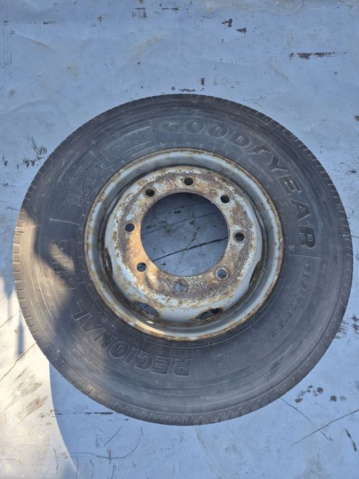 Гума с джанта Goodyear 285 70 19.5  12mm