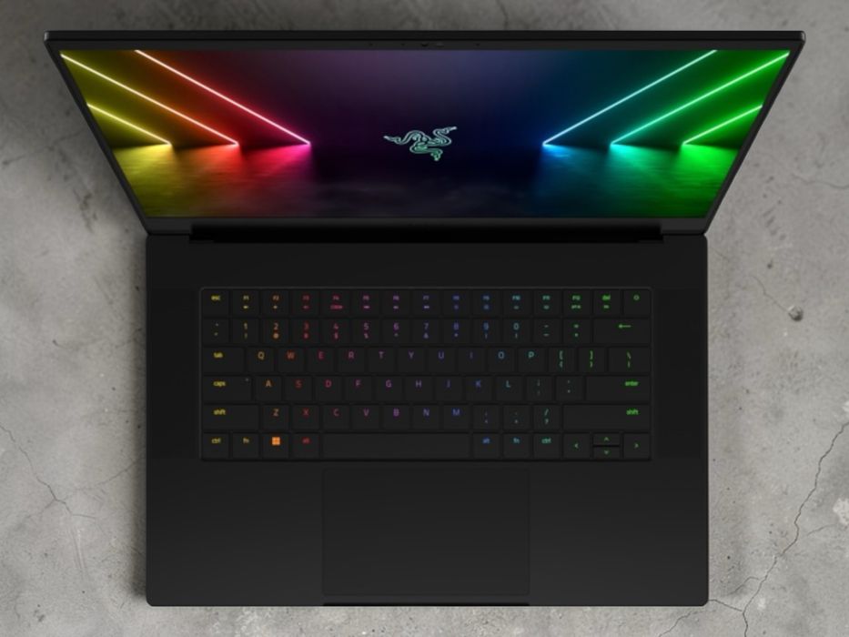 Razer Blade 15.6' 2.5K 240Hz i7-13800H 32GB DDR5 1TB NVMe Nvidia RTX 4070 8GB