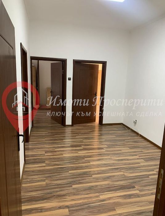 Дава се под наем Офис в София, Център - 100 кв.м за 820 € - Снимка #2