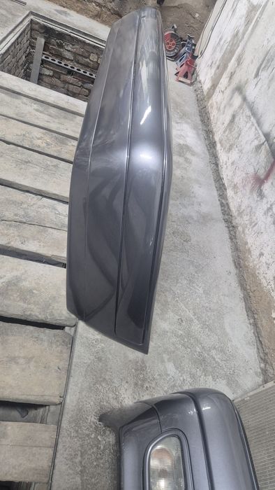 Бампер от мерседес 210 дорест