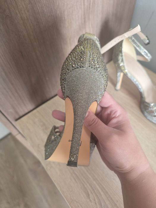 Официални обувки