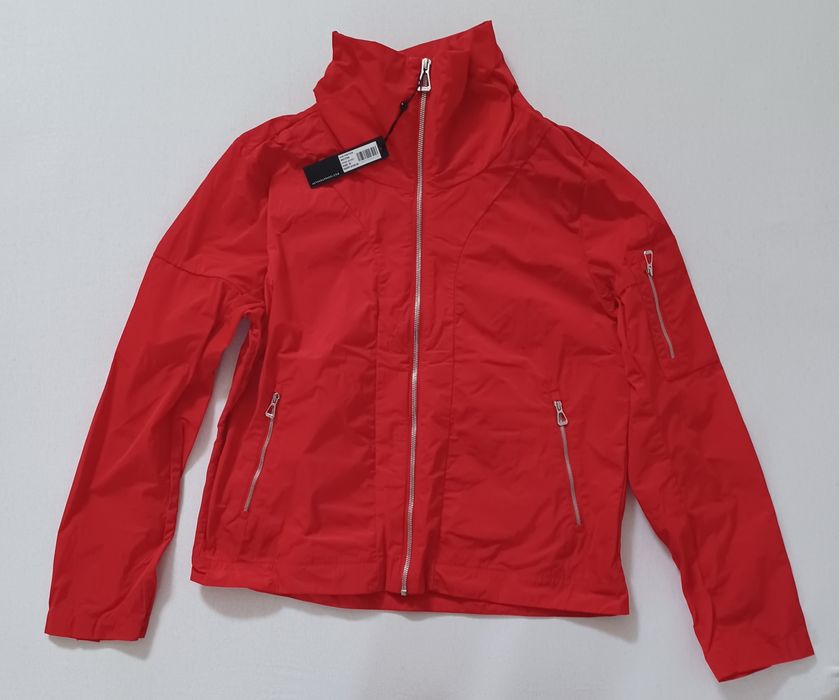 Nouă, Jacheta Aether deosebită, de foarte bună calitate