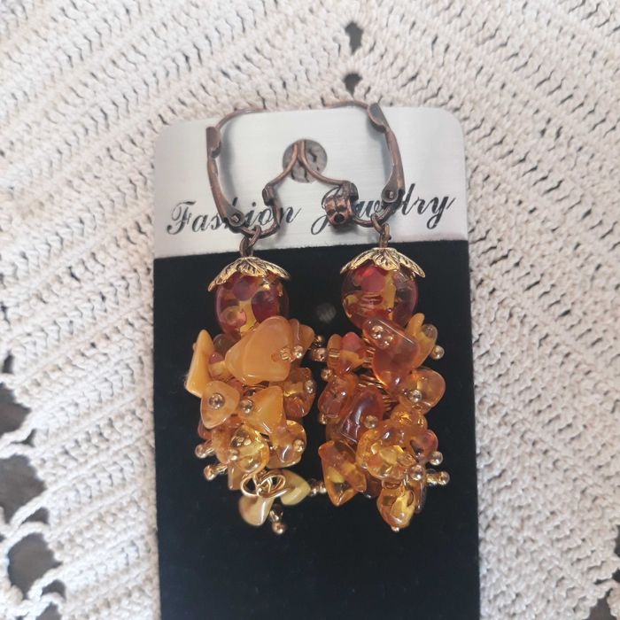 Обеци от естествени камъни