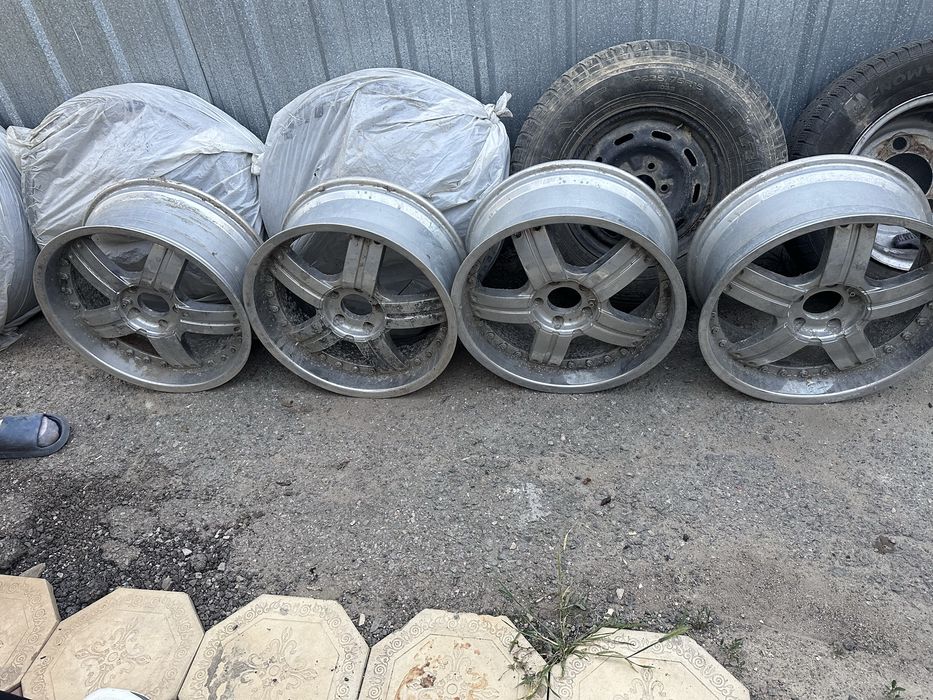 Продам диски на мпв масзду
