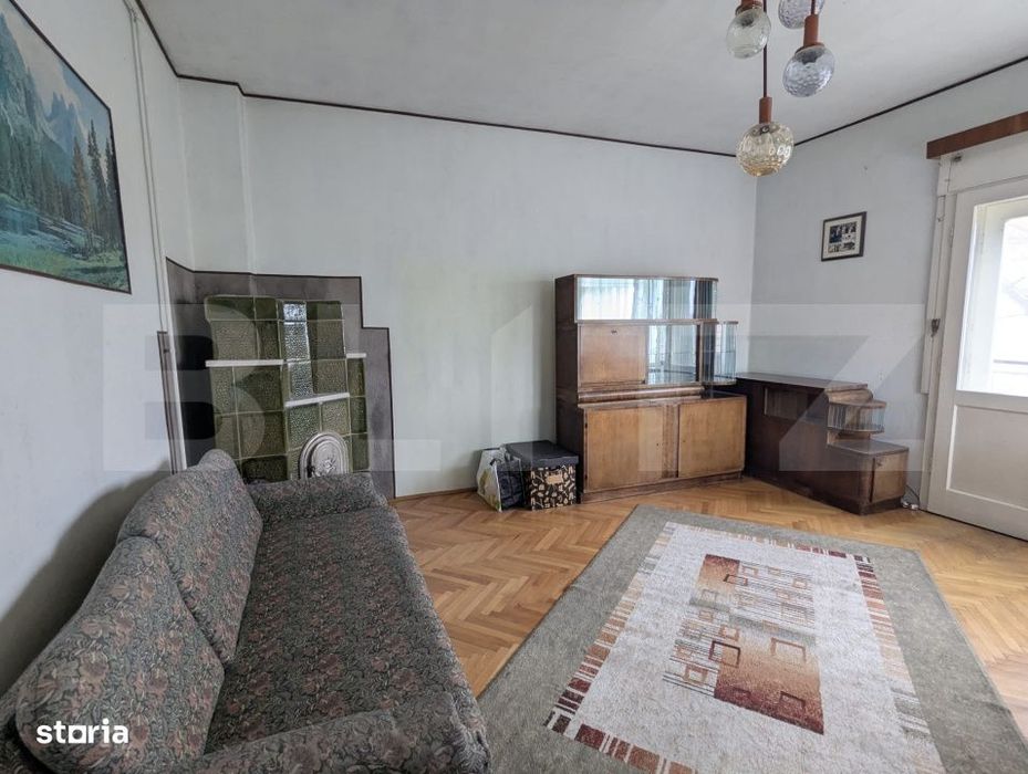 Casa impartita in 2 apartamente de 75 mp, teren 384 mp - Dambul Rotund
