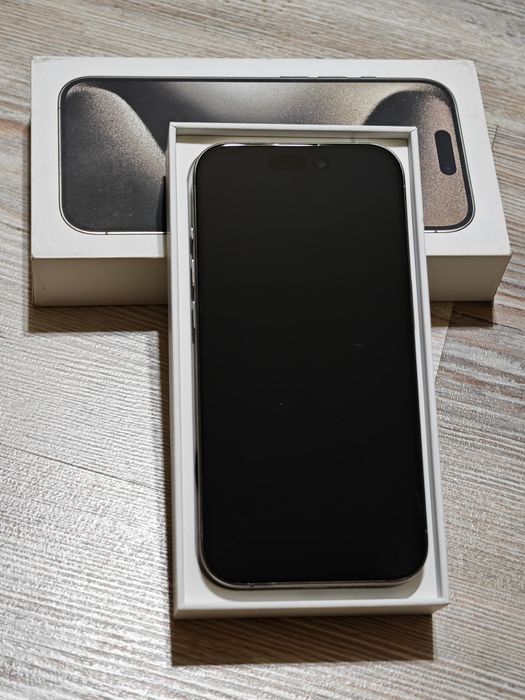 iPhone 15 Pro 256 gb akb 90