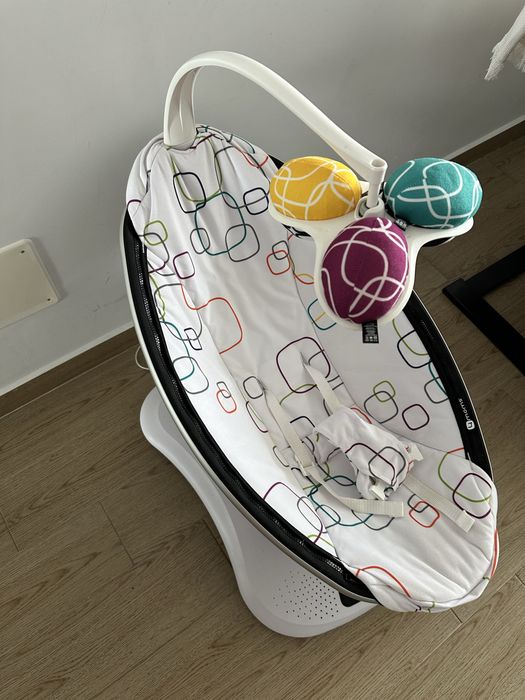 Balansoar mamaRoo 4.0