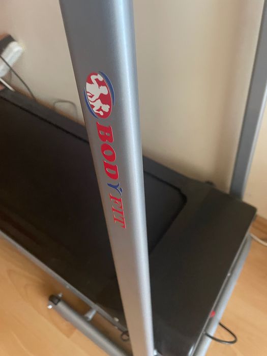 Banda de alergare electrica BodyFit F3000 aproape noua
