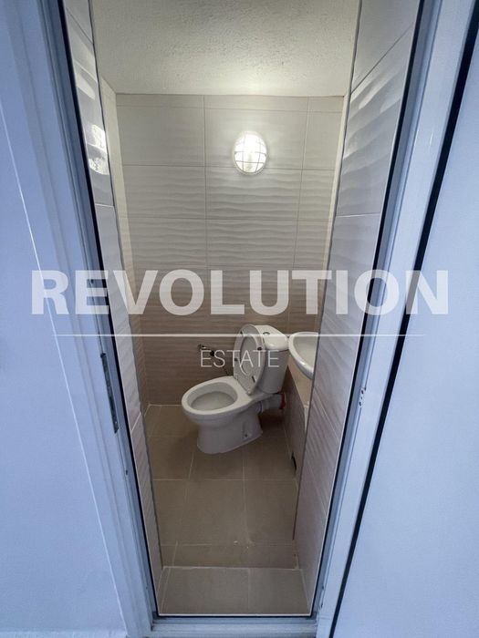 Дава се под наем Магазин в Варна, Лятно кино Тракия - 20 кв.м за 200 € - Снимка #2