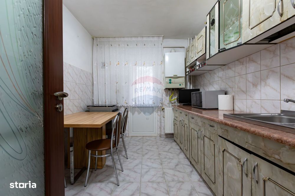 Apartament cu 2 camere semidecomandat, zona Ura, str. Electricienilor