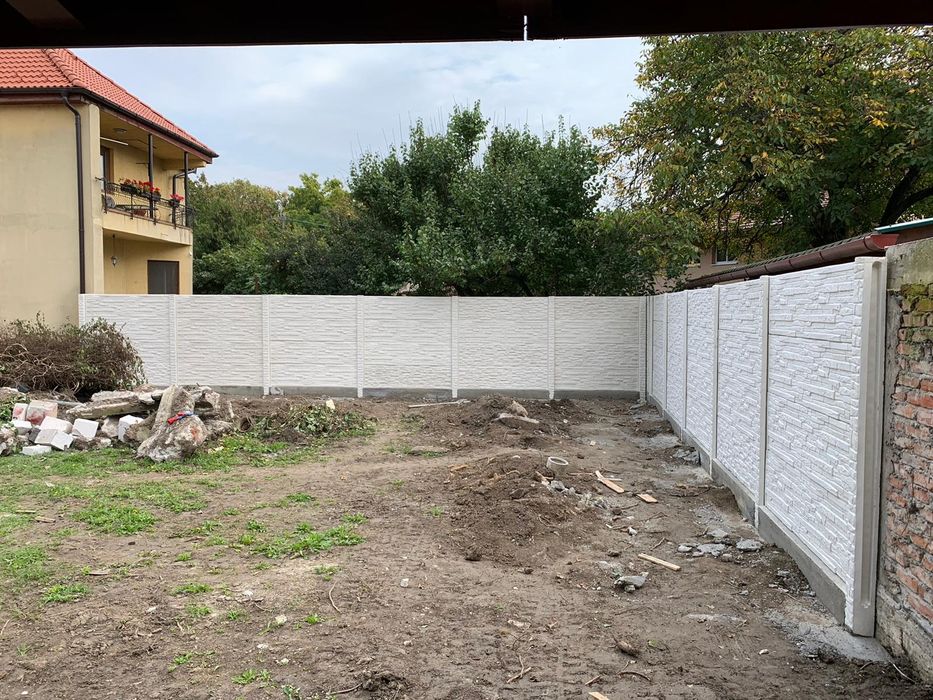 Garduri din placi de beton by Varga
Oferim