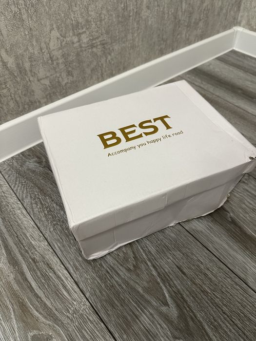 Продам новые кроссовки размер 38