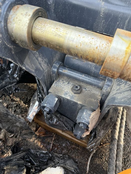 Новый гидромолот на Экскаватор 3/1