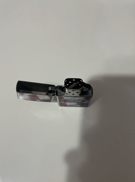 Bricheta zippo Ford