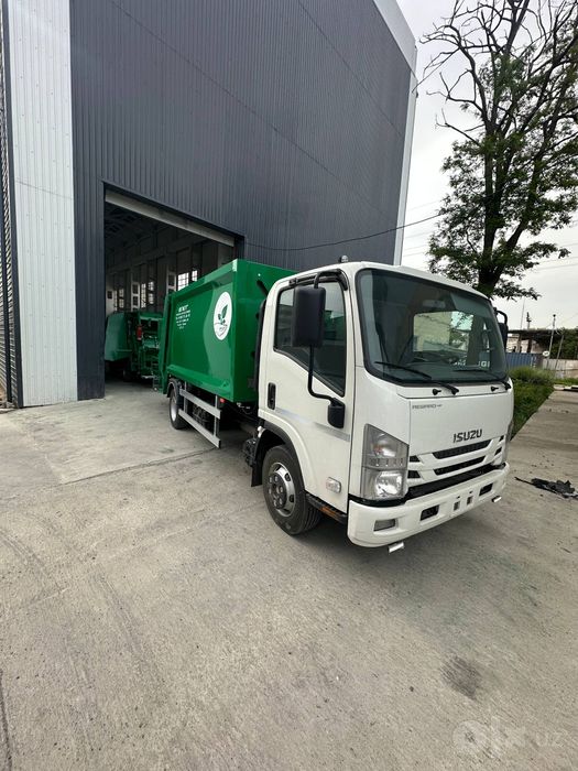 Musuravoz 7+1 ISUZU shassisida