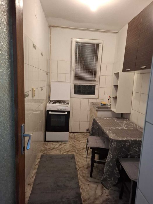 Garsonieră decomandată Favorit, 2 min metrou, proprietar