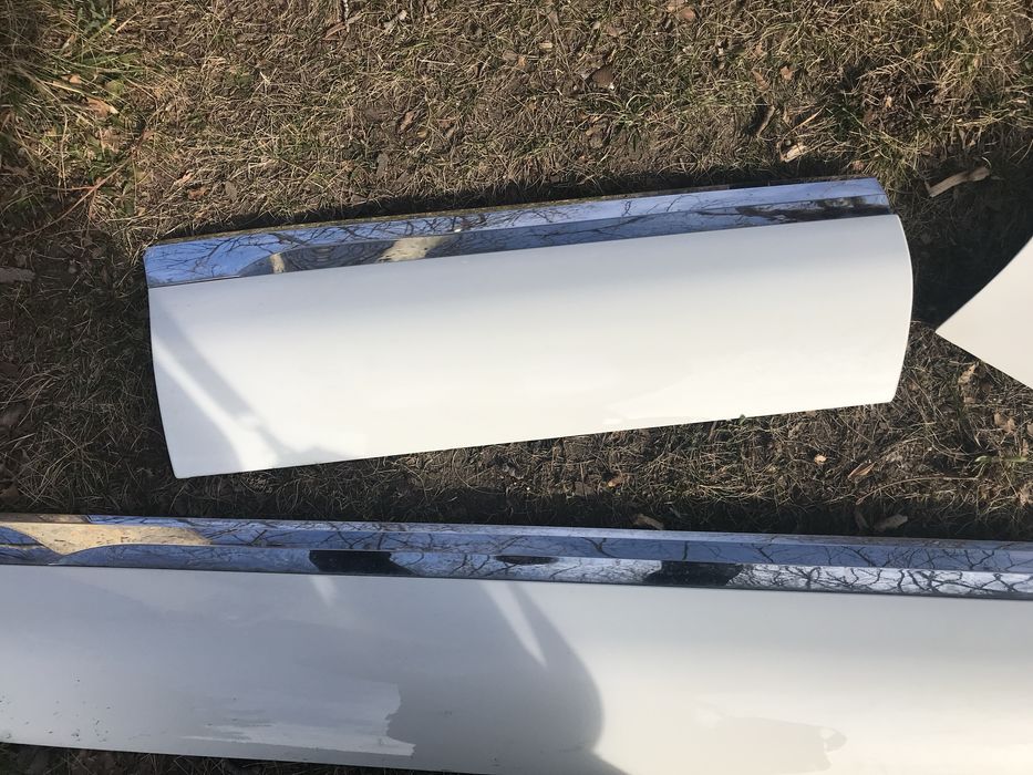 Продавам лайстни на врати за wv Touareg 2010-2017