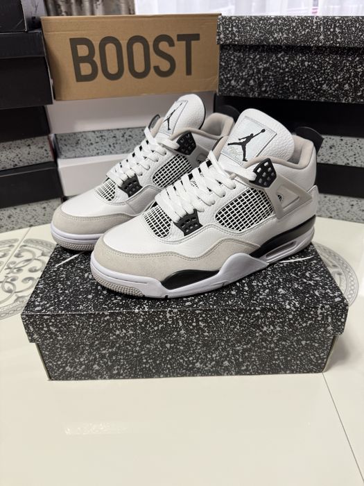 Air Jordan Retro 4 Military Black