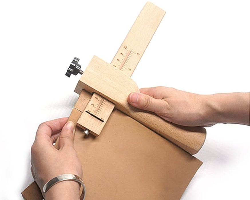 два модела инструменти за рязане на кожени ленти, каишки, колани