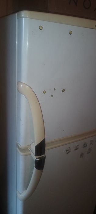 Frigider LG mare și frigider LG mic fuctionale