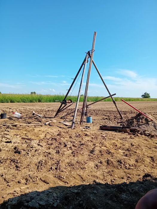 Executam foraje puțuri apa și  prelungirii