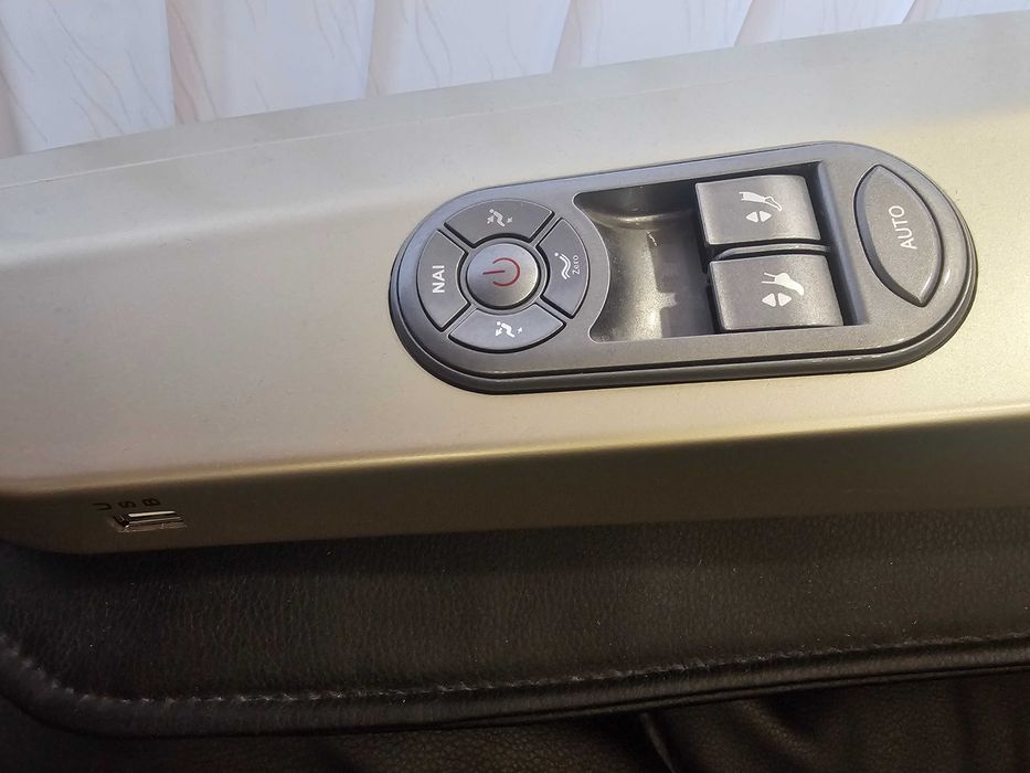 Масажен стол Комодер Титан 2020