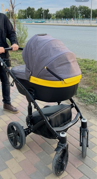 Продам коляску 2в1