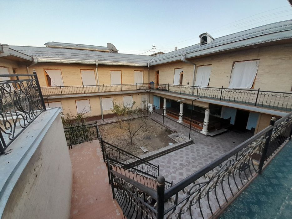 Уй сотилади джоми 1берк 10 уй